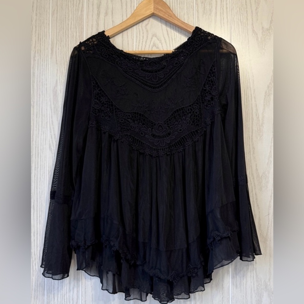 Altar'd State Black boho Blouse W/ Crochet Knit Detail Size Large